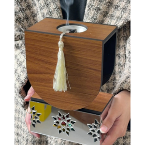 Brûleur d'encens moderne en bois et métal avec un design ajouré complexe, parfait pour la décoration intérieure et l'utilisation de parfums luxueux. - Product Image 2