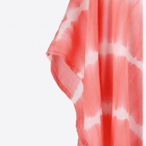 Vestido Kaftán Mini de Playa Bohemio Ecológico de Viscosa Tie-Dye, Cuello en V, Transpirable, Asimétrico - Product Image 2