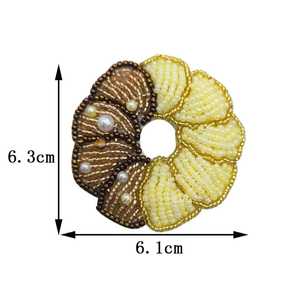 Modernos dijes de cuentas hechos a mano con bordado floral de cuentas para bolsos de cuero de mujer - Product Image 4