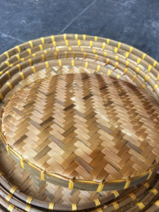 Juego de 6 bandejas de bambú ahumado tejidas a mano, hechas en Vietnam, venta al por mayor, naturales y apilables - Product Image 5