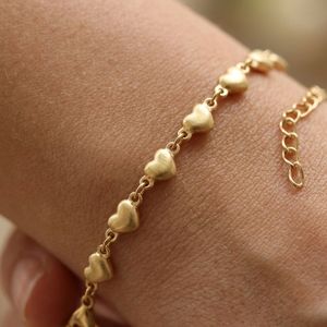 Cheville en acier inoxydable plaqué or 18 carats PVD, étanche et inaltérable, motif cœur minimaliste, idéale pour les soirées à la piscine - Product Image 5