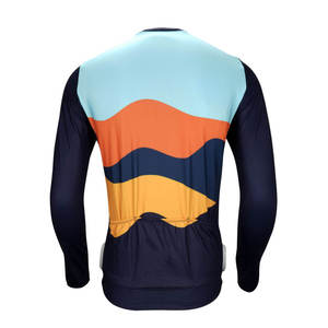 Maillot de cyclisme performant avec tissu extensible, empiècements respirants et graphismes personnalisés pour les cyclistes actifs - Product Image 3
