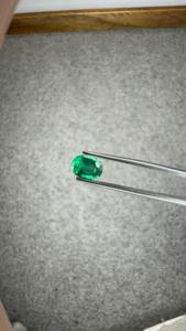 Émeraude naturelle de Zambie 0,85 ct ovale facettée, pierre précieuse verte pour bague sur mesure, pendentif et bijoux de luxe - Product Image 3
