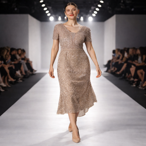 Vestido de Noche de Lentejuelas Brillantes de Diseño Premium |   Vestido de Lujo Estilo Sirena sin Espalda para Mujer, para Fiestas, Bodas y Eventos Nocturnos - Product Image 4