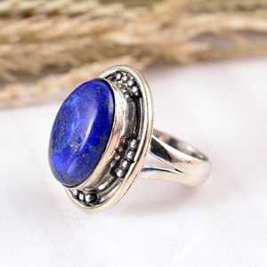 Bague artisanale en argent sterling 925 oxydé avec lapis-lazuli bleu, pierre précieuse naturelle ovale cabochon, bordure perlée, style bohème artisanal - Product Image 3