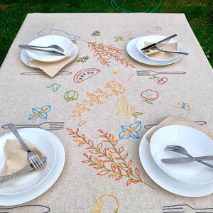 Nappe de mariage ronde faite à la main, lot de 6, 100 % lin, broderie personnalisée, faible MOQ, décoration intérieure, vente en gros usine - Product Image 5
