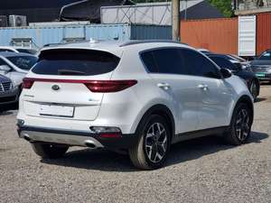 Sportage compact SUV 5 portes blanc d'occasion 2019, véhicule tout-terrain urbain - Product Image 2