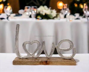 Diva Collections Luxueux Argent Coeur Sculpture Art Déco Élégant En Aluminium et Base En Bois Maison De Mariage Ornement Cadeau D'anniversaire - Product Image 2