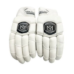 ถุงมือผู้รักษาประตูหนัง Mannu Sports คุณภาพดีที่สุด ทุกขนาด สำหรับผู้ชาย ผู้หญิง และเยาวชน  รับสั่งทำโลโก้และดีไซน์ได้ เหมาะสำหรับกีฬาคริกเก็ต - Product Image 1