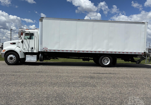 Camión de Caja Seca Peterbilt 337 de 2018, Listo para Exportación - Caja de 24 pies - Techo Translúcido - Para Mudanzas, Entregas, Transporte y Jardinería - Product Image 5