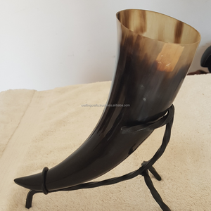 Grandes cornes artisanales en corne naturelle pour cadeaux d'affaires, cornes à boire en gros avec support en métal en provenance d'Inde à vendre - Product Image 4