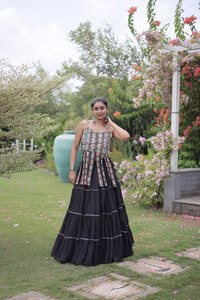 Lehenga Choli Tradicional Negro con Bordado Colorido para Mujer, Vestido de Algodón Largo hasta el Suelo, Estilo India Pakistán, para Bodas - Product Image 4