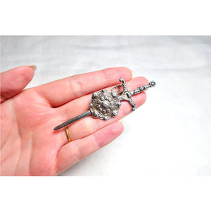 Broche Decorativo de Espada y Escudo Tradicionales Escoceses Vintage, de Plata, para Kilt, de Alta Calidad, en Metal - Product Image 2