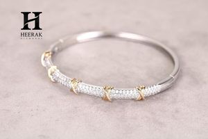 Brazalete con Incrustaciones de Diamantes, Brazalete Articulado de Dos Tonos en Oro de 14K/18K y Plata para Mujer - Product Image 3