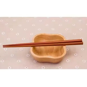 Ensemble de baguettes artisanales en bois d'acacia finition brun clair par Curio Craft - Product Image 3