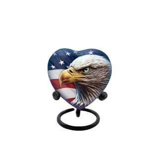 Urna de águila americana en forma de corazón-Bandera americana para cenizas con caja y bolsa-Urna de recuerdo de corazón conmemorativo-Hecha a mano - Product Image 2