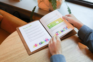 Porta Menús Plegable de Cuero Genuino de Lujo, Resistente y con Protección, para Uso en Mesas de Restaurantes, Hoteles y Cafés, LMC-0158 - Product Image 3