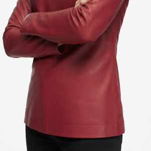 T-shirt en cuir brodé pour femme à manches longues, haut moderne en cuir PU de vachette de qualité supérieure à col rond, fabrication en gros - Product Image 4