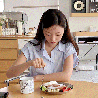 BS7912 Women's Bern Stripe Roll-Up Short-Sleeved Blouse Shirt for Daily or Travel Look 1000+ Sold Out!