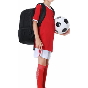 Sacs à dos d'équipe de football avec logo personnalisé, sacs d'entraînement de football, sacs à dos de sport athlétiques, fabricant OEM Pakistan, exportation mondiale - Product Image 3