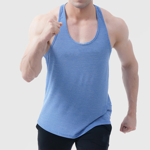 Débardeur Homme Personnalisable en Polyester Respirant avec Emmanchures Profondes pour Musculation et Entraînements en Salle de Sport - Vêtements de Sport OEM en Gros - Product Image 6