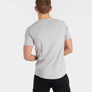 เสื้อยืดคอกลมแขนสั้นสีเทาอ่อนทรงโอเวอร์ไซส์สำหรับผู้ชาย ผ้าฝ้าย 100% สีพื้น ผ้าถัก แห้งเร็ว สวมใส่สบาย มีลาย - Product Image 4