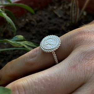 Anillo Escolar BOJ 076, Anillo Universitario y de Colegio, Anillo de Graduación para Mujer, Anillo Personalizado con Año de Graduación, Anillo en Oferta a Bajo Precio - Product Image 2