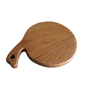 Tabla de pizza redonda de madera de estilo moderno con asa, bandeja de servir de madera, accesorio de cocina para cortar pizza y queso. - Product Image 1