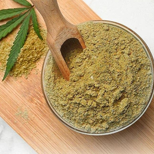 Poudre de protéines de chanvre pressée à froid de haute qualité, naturelle, à base de plantes, texture fine, soutien musculaire, fitness, bien-être, qualité alimentaire, en vrac - Product Image 1