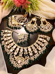 Ensemble collier choker élégant en argent afghan style Polki Diamond à deux couches avec boucles d'oreilles assorties en forme de fleur - Product Image 3