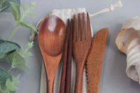 Ensemble de couverts jetables personnalisés en bois écologiques pour le camping, ustensiles de cuisine, cuillère à salade, couverts en provenance d'Inde