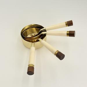 Ensemble professionnel de 4 tasses et cuillères à mesurer en acier inoxydable écologique avec manche en bois, résistant au lave-vaisselle, pour la cuisine - Product Image 2