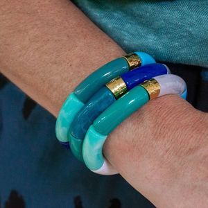 Bracelets en résine époxy au design tendance, meilleur prix, forme artisanale, haute qualité, bijoux de mode pour femmes et filles, bracelet personnalisé, couleurs au choix - Product Image 5