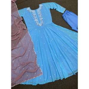 Vestido Anarkali de poliéster de diseñador con dupatta, hermoso atuendo de fiesta con estilo pantalón. - Product Image 1