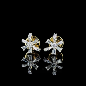 Boucles d'oreilles à clous en diamant de culture en laboratoire motif étoile florale – Bijoux en diamant de créateur en or pour femme - Product Image 2