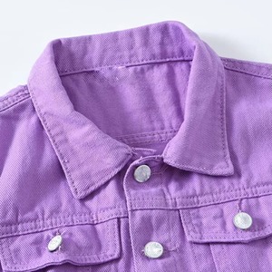เสื้อกั๊กยีนส์ผู้ชายสีม่วง เสื้อคลุมลำลองแบบไม่มีแขน ปกคอพับ ติดกระดุม ใส่ได้ในฤดูใบไม้ผลิ ผ้าฝ้าย 100% - Product Image 3