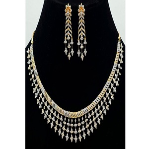 Ensemble collier et boucles d'oreilles en cristal plaqué or radiant, motif étoile, bijoux de mariage classiques pour femmes - Product Image 1