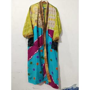 ชุดคลุมกิโมโนฤดูร้อนสุดหรู, ชุดนอนคลุมยาว, กิโมโนผ้าไหมซารีอินเดียทำมือวินเทจรีไซเคิล - Product Image 2