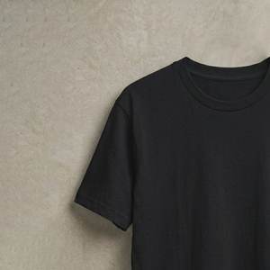 T-shirts noirs pour hommes personnalisés avec logo imprimé réfléchissant, séchage rapide, col rond, tissu respirant et confortable pour le streetwear - Product Image 6