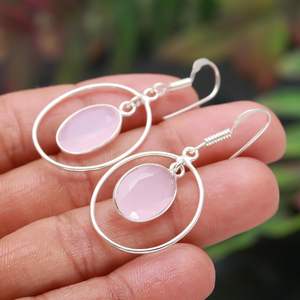 ต่างหูแคลซิโดนีสีชมพูเงินแท้ 925 อัญมณีธรรมชาติเครื่องประดับทำด้วยมือสำหรับผู้หญิงขายส่ง - Product Image 6