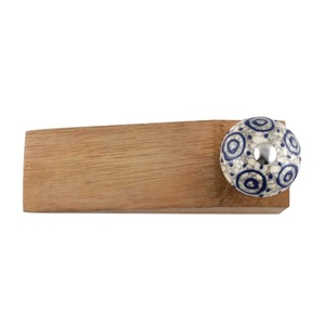Perchas de Madera de Alta Calidad para Armarios de Hotel con Recubrimiento de Laca Premium - Product Image 2