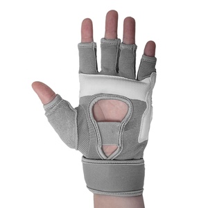 Guantes de sparring para niños personalizados para Taekwondo, ligeros, duraderos, personalizados con etiquetas de logotipos para práctica de entrenamiento - Product Image 3