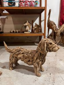 Escultura de Perro Tallada a Mano en Madera Maciza, Arte y Coleccionable, Decoración para el Hogar - Product Image 4