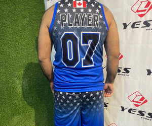Ensemble d'uniformes de basketball personnalisés à faible MOQ, tenue de sport respirante pour le basketball - Product Image 1