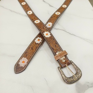 Cinturones de Cuero Hechos a Mano en Oferta, Cinturones Elegantes con Estampado Floral, Estilo Boho Vintage, Juego de 6 Cinturones de Cuero Estilo Western - Product Image 1