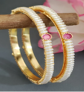 Pulseras de Perlas Doradas con Piedras de Rubí SKU-6246 - Product Image 1