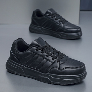 รองเท้าผ้าใบลำลองสีขาวสำหรับผู้ชายสุดเทรนดี้ แฟชั่นหนังไมโครไฟเบอร์ รองเท้าสเก็ตบอร์ด น้ำหนักเบา สวมใส่สบาย เหมาะสำหรับเล่นกีฬาและพักผ่อน - Product Image 4