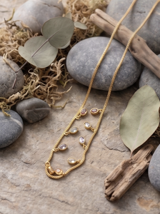 Divyoro - Collar Étnico Chapado en Oro de 22k con Colgante de Cadena Dorada y Piedras de Amatista Ovaladas con Engaste de Bisel, Joyería Romántica para Mujer, Regalo, 25cm - Product Image 4