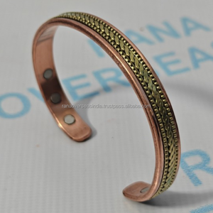 Elegante Brazalete Deportivo Magnético de Cobre Moderno, Hecho a Mano, Artesanía Metálica Ecológica para la Recuperación Muscular y el Cuidado del Bienestar - Product Image 1
