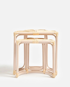 Diseño Escultural Ideal para Pasillos, Dormitorios o Salas de Estar por su Superficie Semicircular Neutral con Forma de Flor, Juego de Mesas Auxiliares - Product Image 2